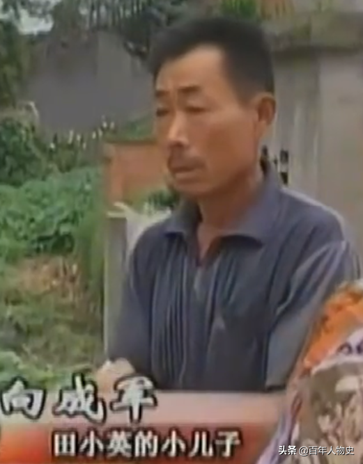 湖南83岁失明老妇住猪圈，4个子女不管不顾，儿子：住猪圈挺好的