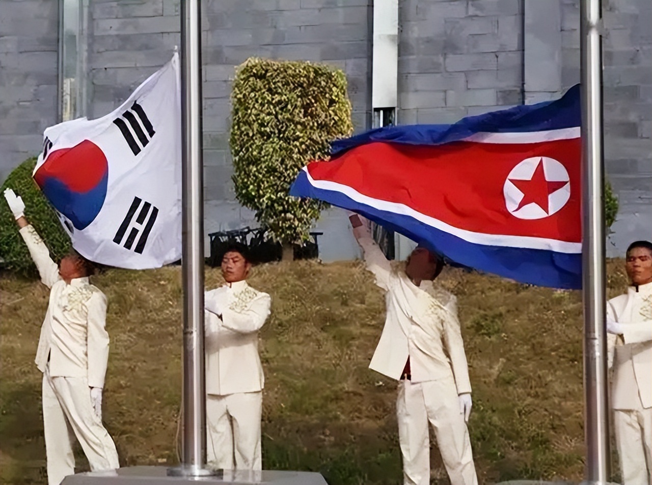 С��Ϊ�����������������������˺������Ƕ��֣��Գ���ȴ�����޲�