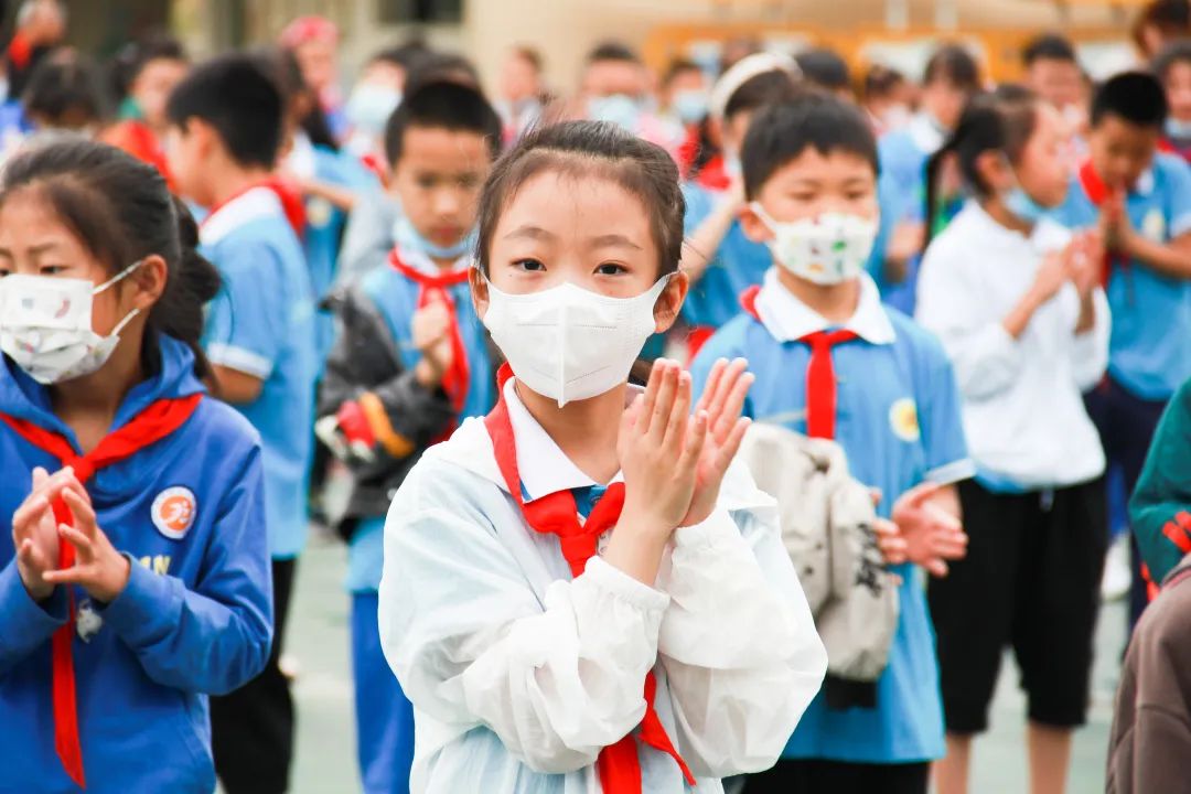 筑梦AI 智竞未来｜成都市双流区九江小学举行国旗主题活动