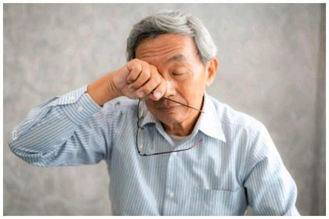 5个症状提示脑供血不足？改善做好这4点，保护脑血管