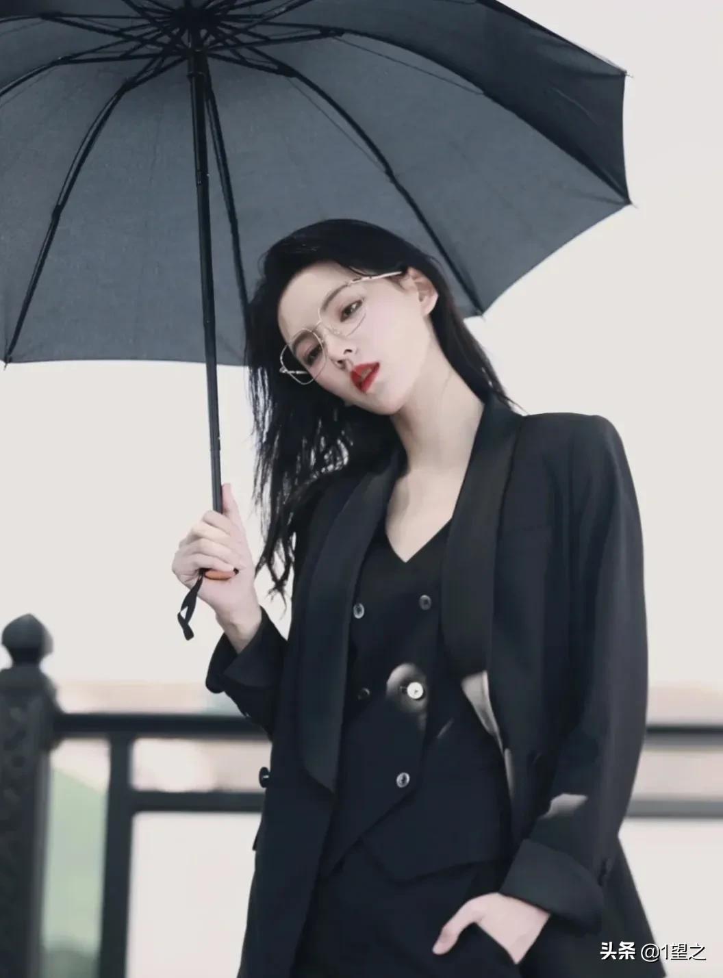 又飒又酷的女明星太美了