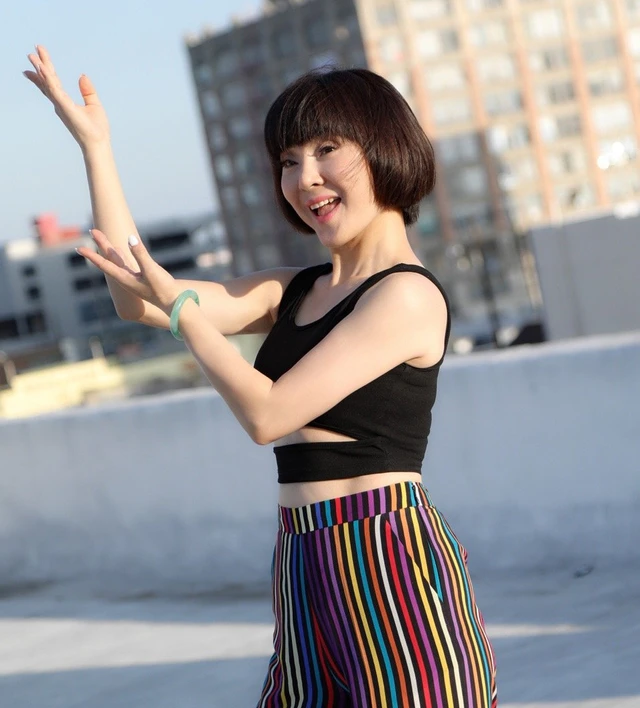 歌手陈红：退出歌坛嫁李军，离婚后对簿公堂声誉尽毁，人生太坎坷