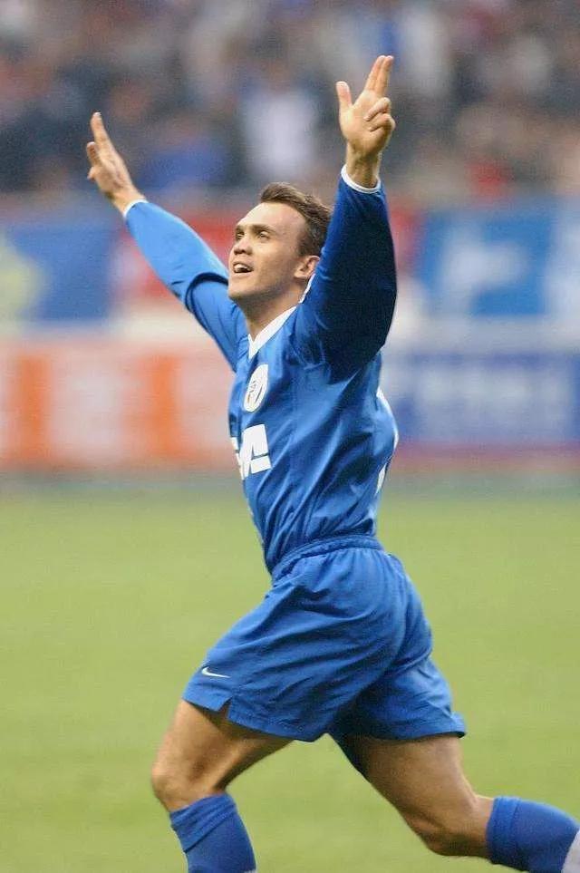 效力申花的佩特科维奇职业生涯的后期2004年,回到巴西达伽马队效力的