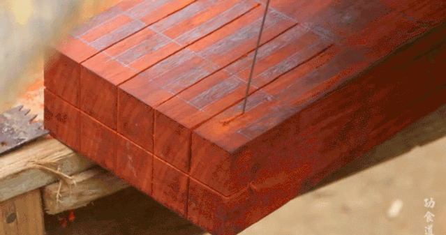 油管获赞1000万，广西大爷造出2600年前鲁班凳，千万老外大赞厉害