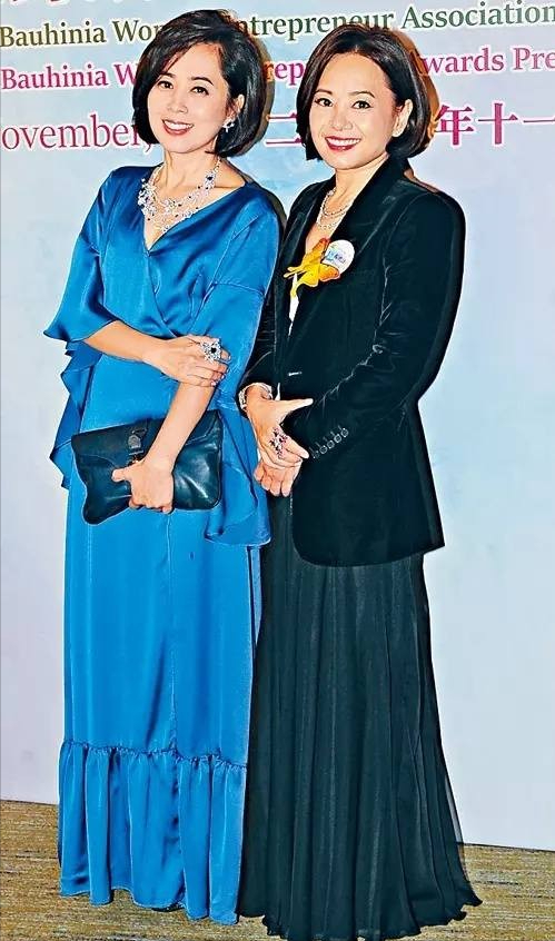 黑帮大佬的美貌女儿：有人隐姓埋名做艺人，有人父亲遗愿不进娱圈