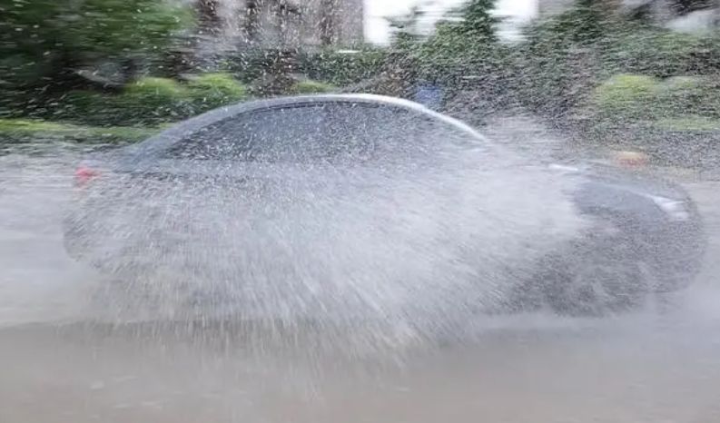 暴雨天驾车，这些事情要多注意（二）