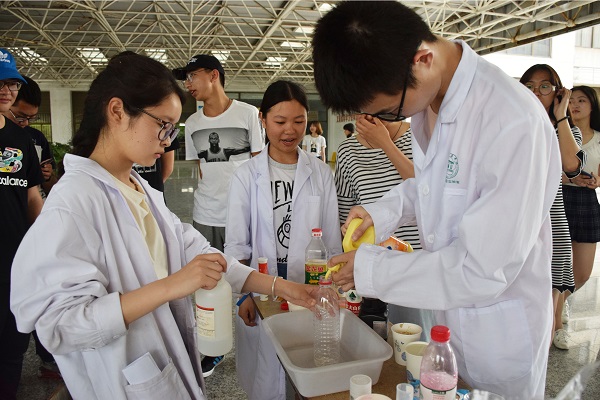 清华也拯救不了的“天坑专业”，让学霸被迫转学自救，到底有多坑