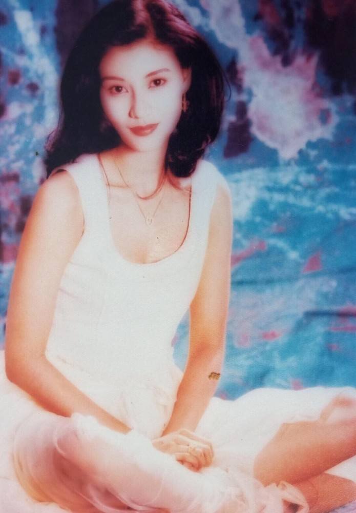 19位惊艳了时光的“80年代港风美女”，个个美到窒息，一见误终身