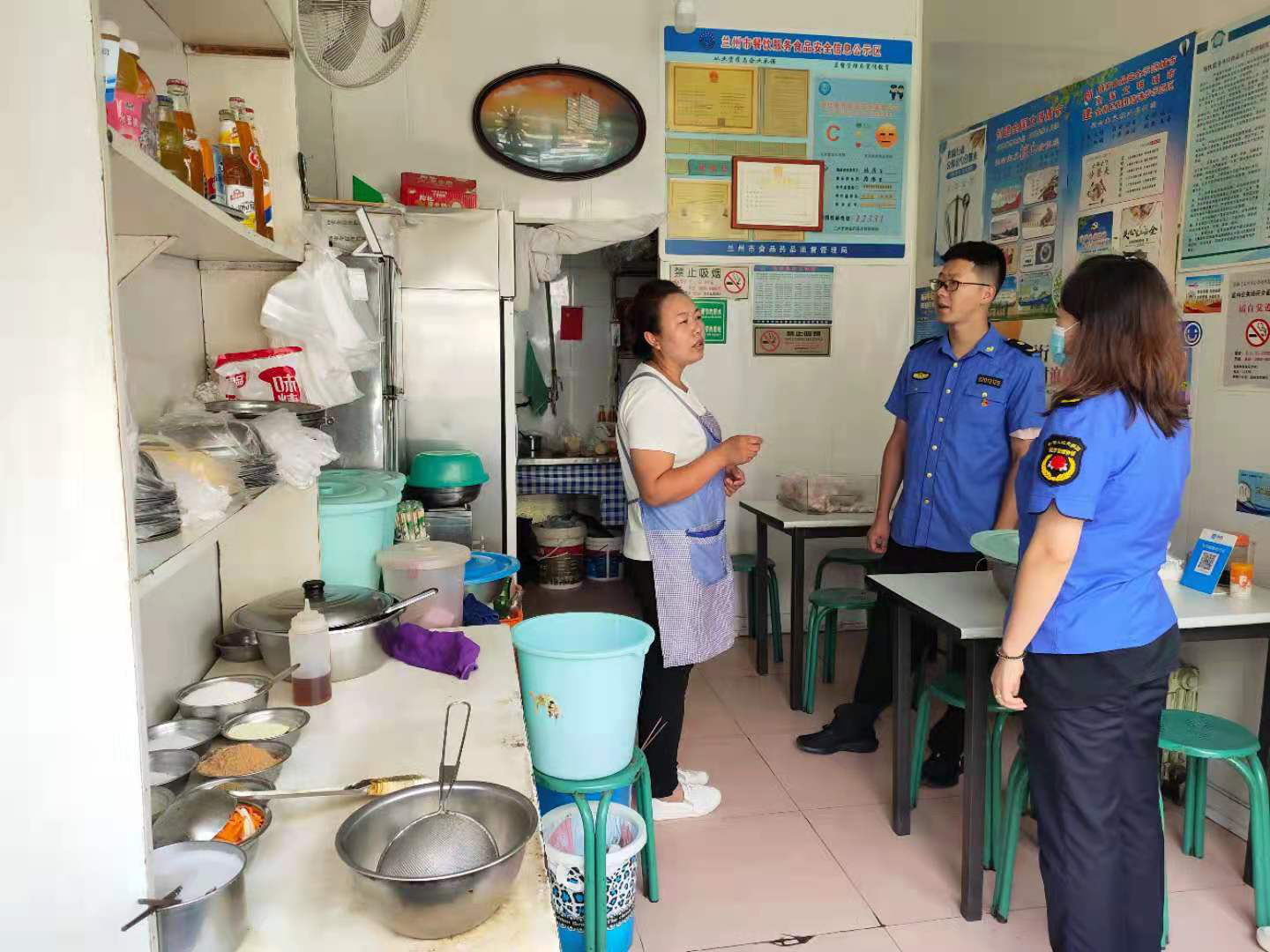 西固区城市管理局开展餐厨垃圾专项检查行动