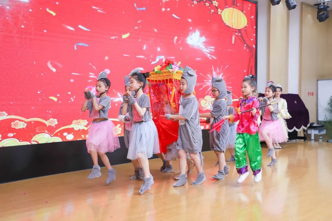 花田花绽，阅读悦心｜双流区黄甲小学举行读书节之阅读表演赛