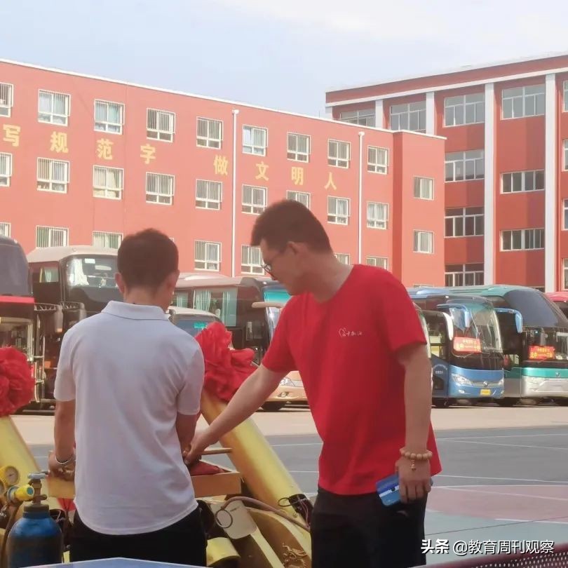 忻州市北方中學(xué)2022年初三畢業(yè)典禮(圖29) 忻州市北方中學(xué)2022年初三畢業(yè)典禮(圖29)