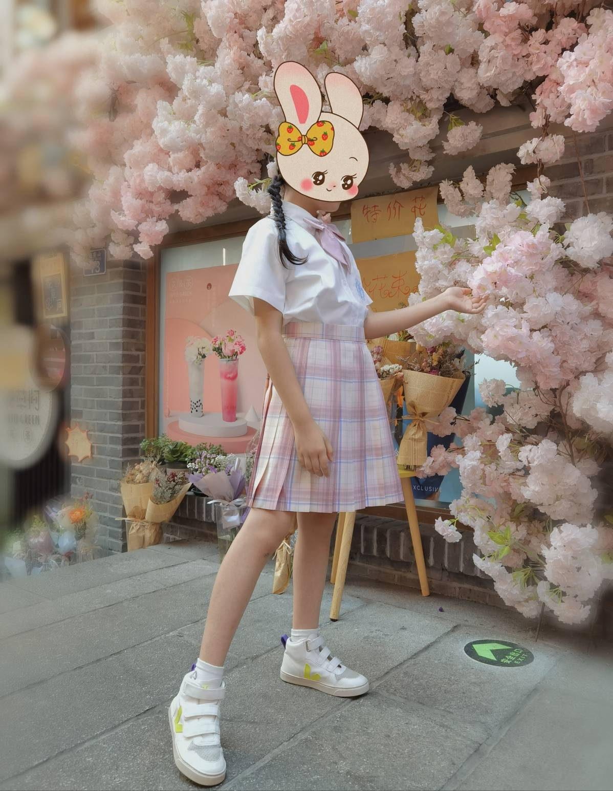 雷佳音老婆翟煦飞：老公粉丝千万合作美女无数，她为何从不秀恩爱