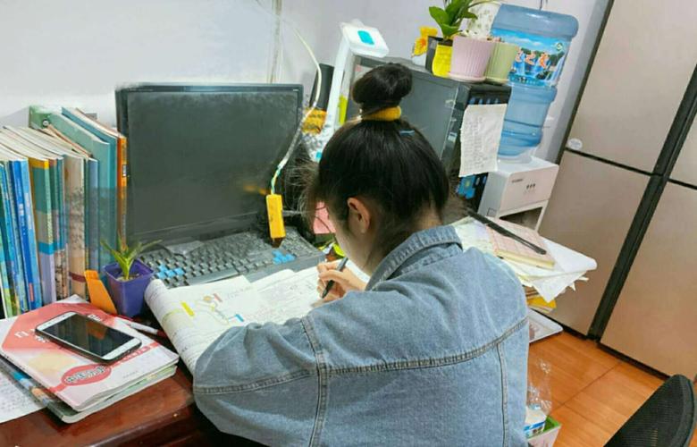 还没正式开学，女生宿舍已经“卷起来”了？女大学生无奈曝光真相