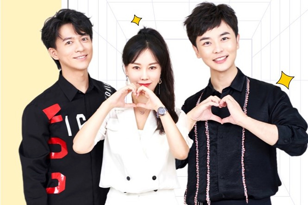 中南再现女神教师：肤白貌美大长腿，上课座无虚席，有颜又有才