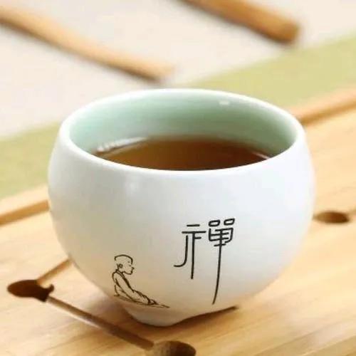 养生贵养心，健康胜千金，心静自然寿自长。