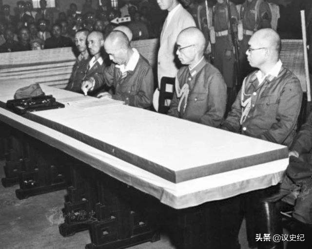 他是中国律师，为冈村宁次无罪辩护，晚年家破人亡无人照顾