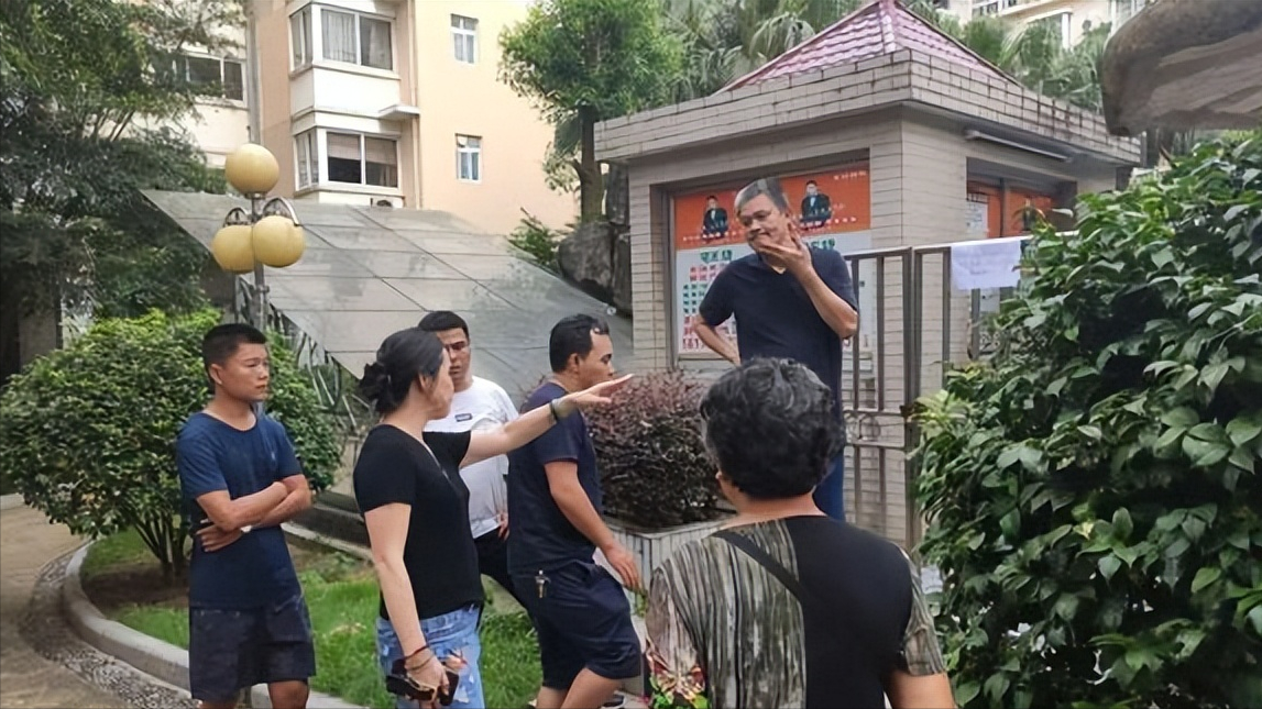 25万买的房子不住，专门用来放置骨灰盒，邻居发现要报警，合理吗