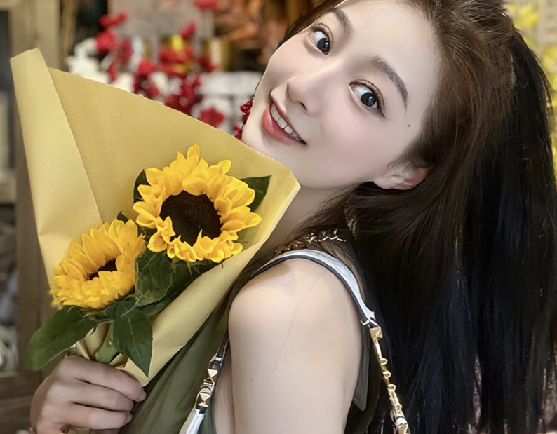 校花冯琳与军艺校草连线互动，首次独立主持，父母身份也被爆出