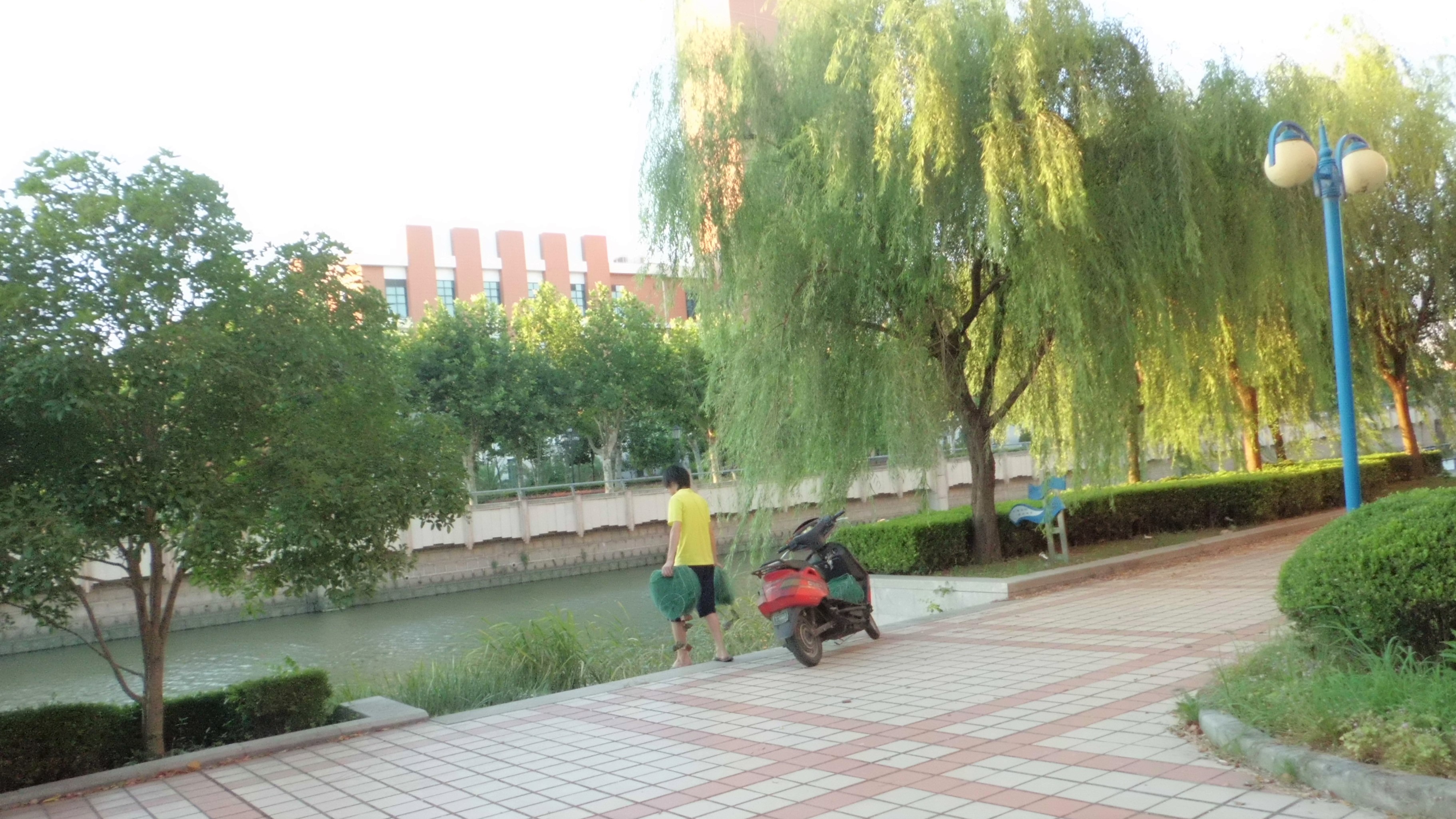 没人告诉你上海交通大学是一座非常美丽的校园吗？