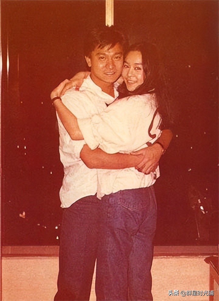 不清醒的喻可欣：和刘德华恋爱3年怀念了30年，是深情还是炒作？