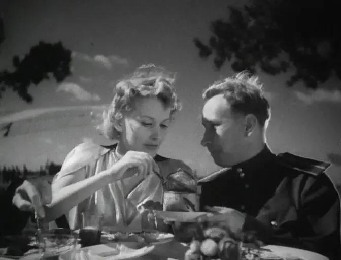 世界电影（0106）苏联电影《锄奸记》（1945）剧照欣赏