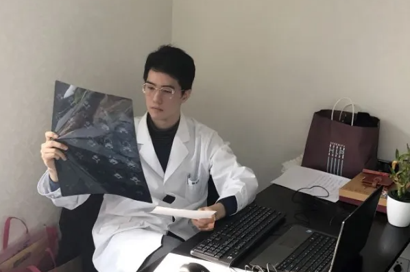 工作多年后才发现，“师范生”和“医学生”相比，差距不是一般大