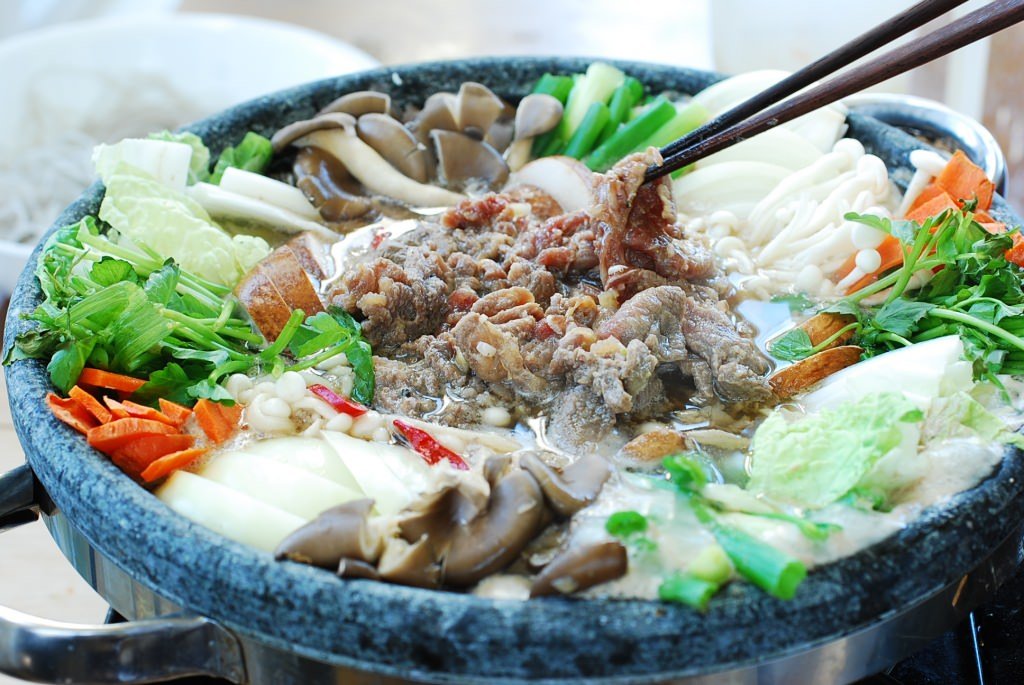 各地特色火锅有哪些（我国不同地区的特色火锅盘点）