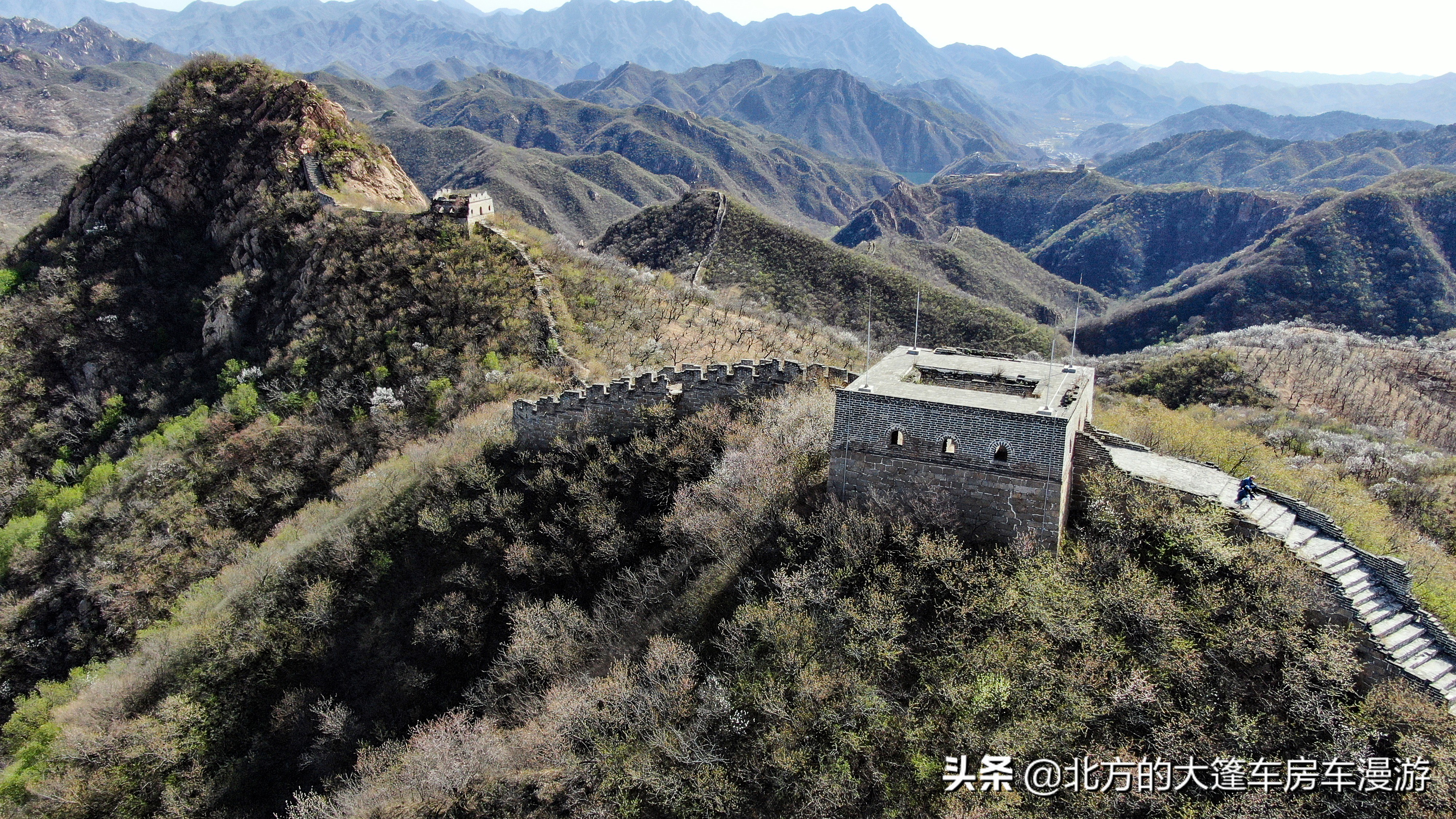 走过北京春天最美的盘山公路去那山桃花盛开的地方——龙泉峪长城