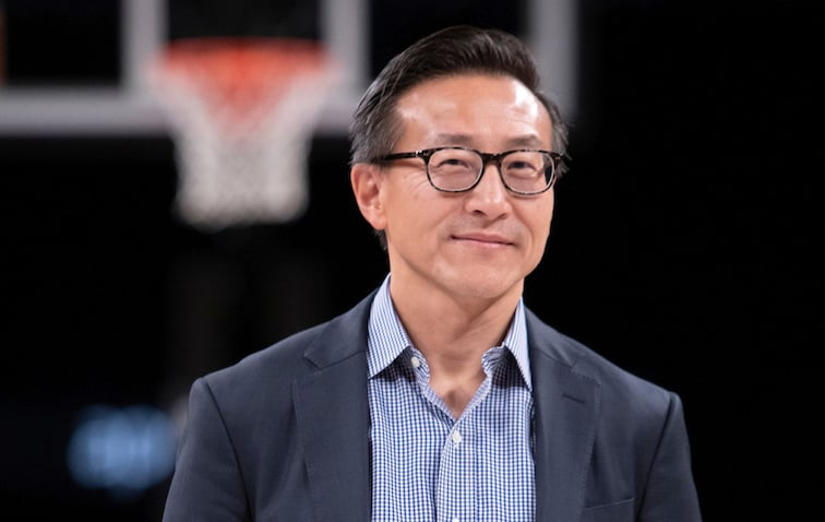 为什么新浪nba看不到评论(蔡崇信成了NBA历史级大冤种？事实上他可能压根不在乎)