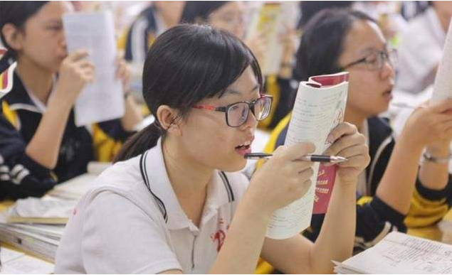 高三下半学期很重要，学生是否应该补课？看看班主任怎么说的