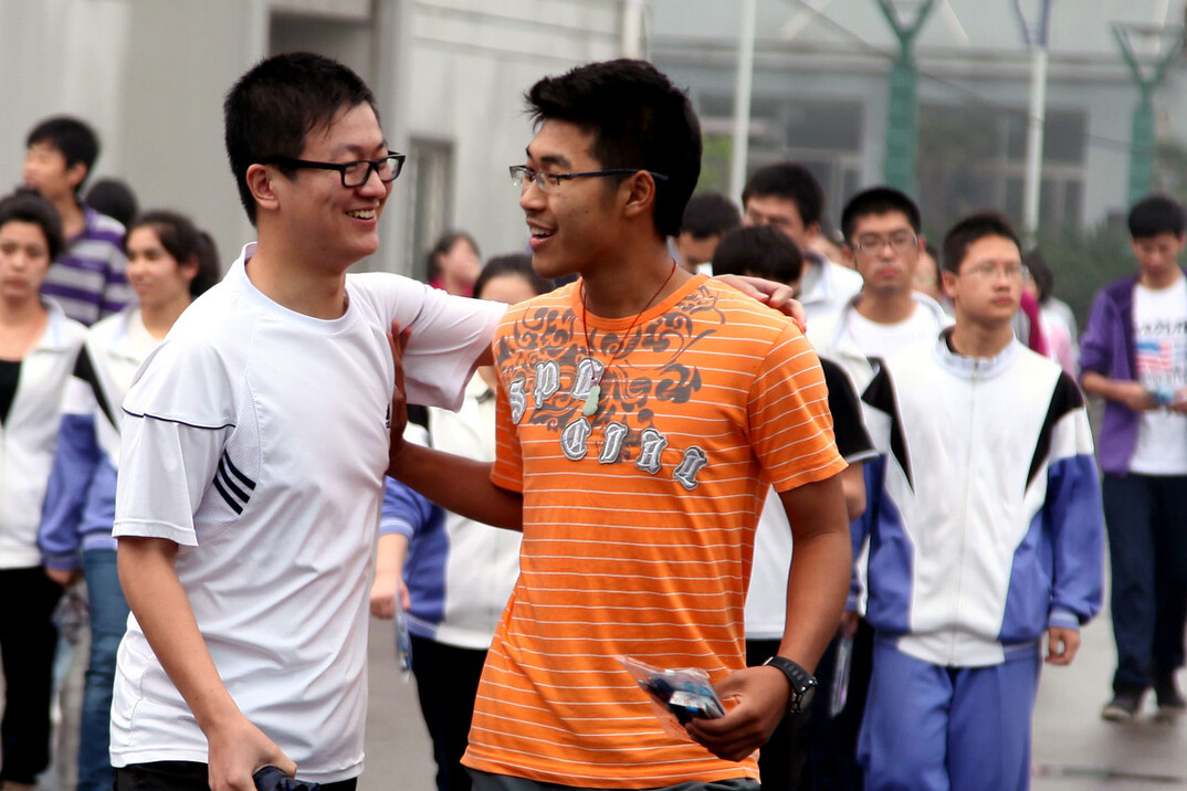 高三一模只考了350分，该参加高考还是走单招，聪明学生这样选