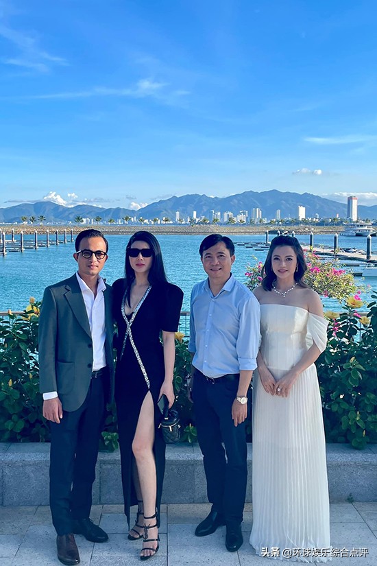 Thuy Diem旅行时穿着粉红色露背吊带裙，美极了