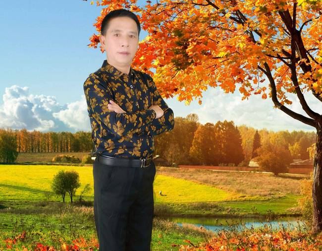 词作家邹少雄携音乐人刘晓勇打造贺岁歌曲《红梅迎春》，谭俊芳唱出傲骨迎新春