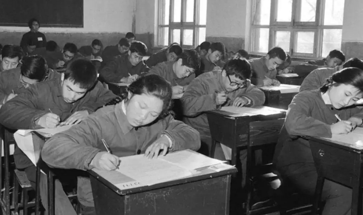 77年恢复高考，北京市第一的001号学生去哪了？一生都在报效祖国