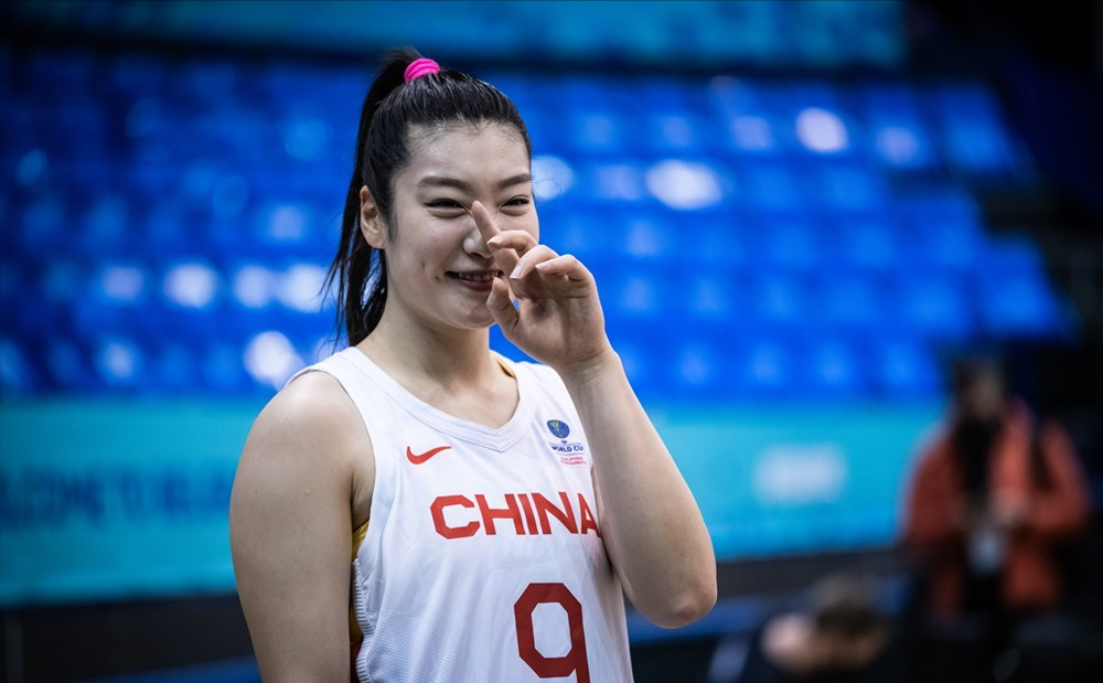 女篮拿下世预赛开门红!李梦三分10投6中,中国双塔合砍34分