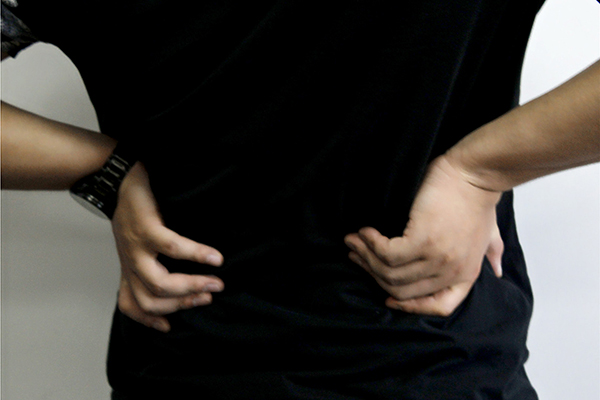 两种行为经常做易伤肾，不想得肾病，3个养肾小方法，简单易学