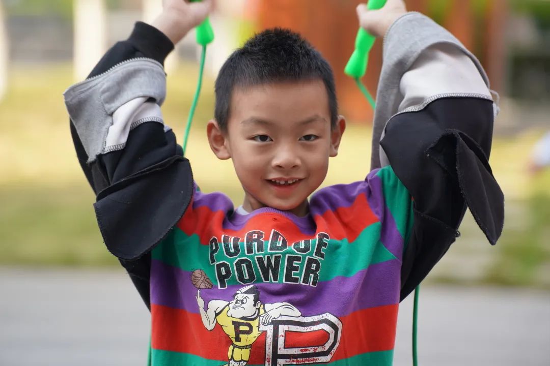 夏花灿烂 定格微笑｜成都高新区中和小学用微笑迎接每一天