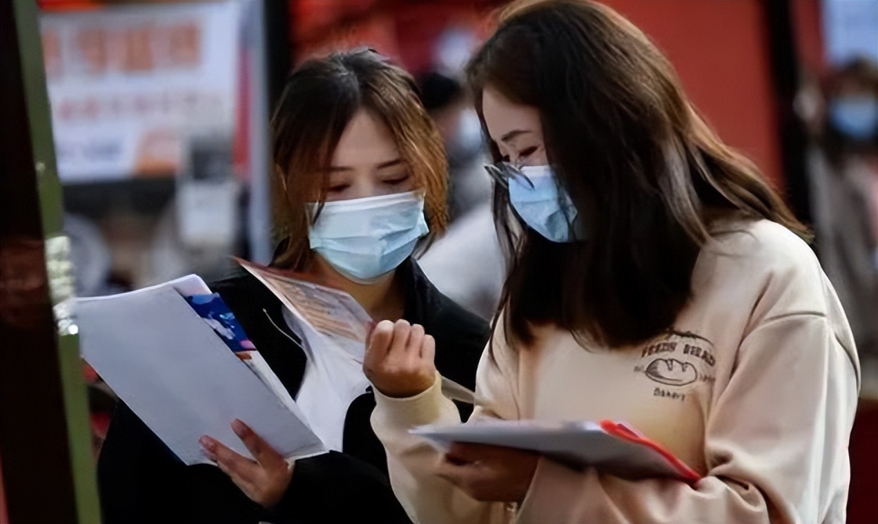 这4个专业已严重饱和，研究生的就业压力也不小，考生要慎重选择