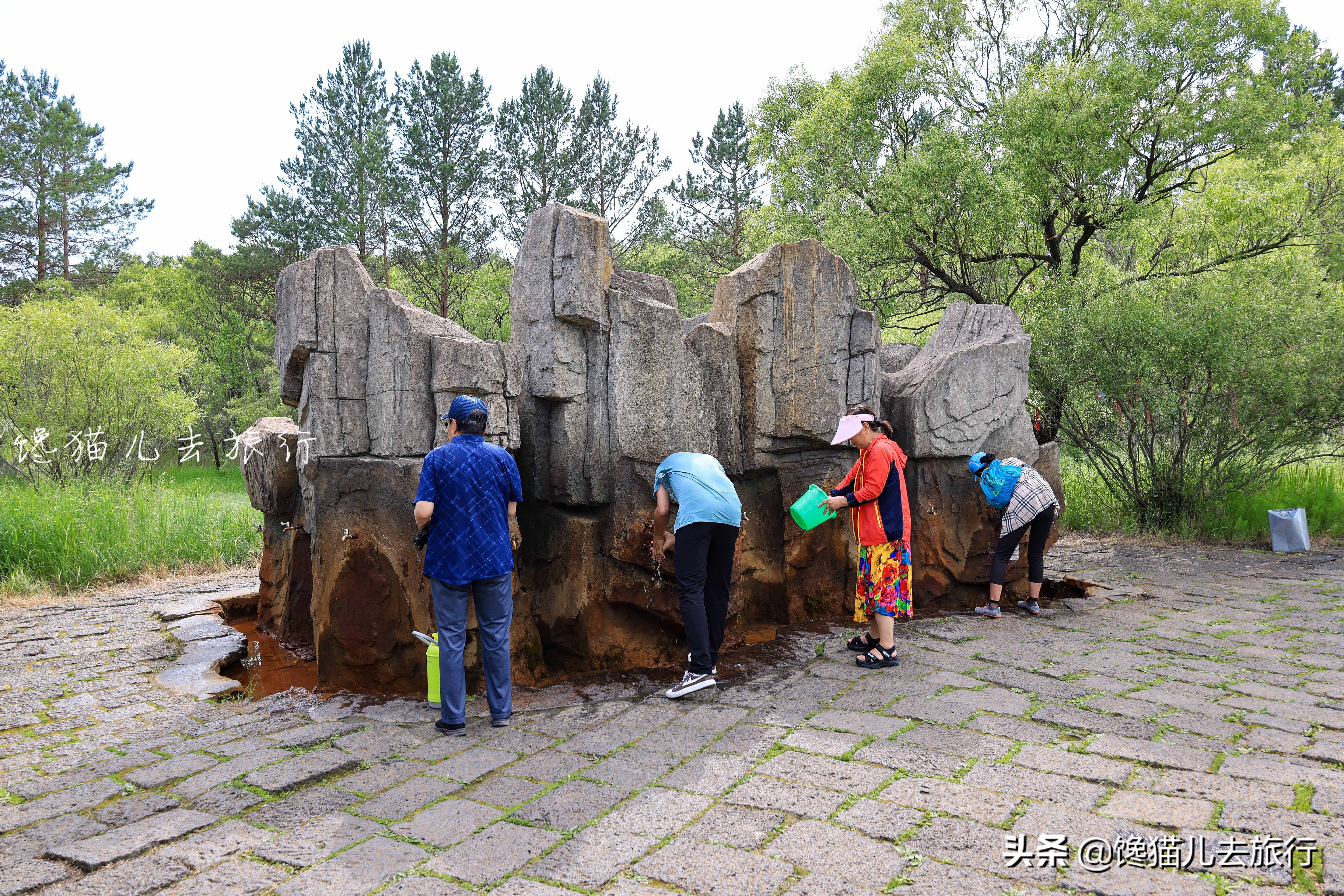 五大连池矿泉水（黑龙江五大连池景点类型丰富）