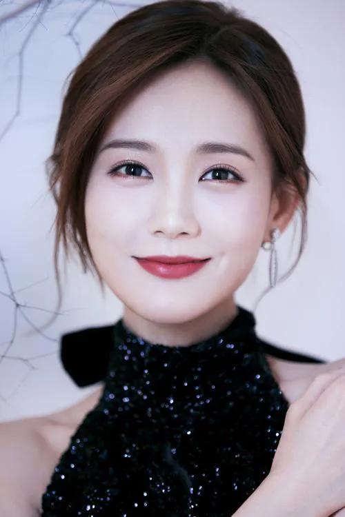 李一桐，甜美像极了初恋