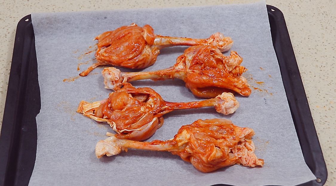 天气寒冷，碰到这面包，我绝不手软，包上大鸡腿，吃着真过瘾