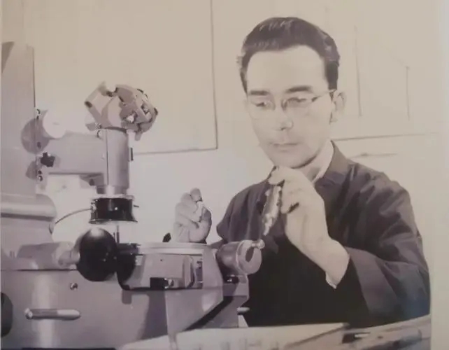 66年前高考成绩接近满分，却被清华北大拒收的混血男孩，后来怎样