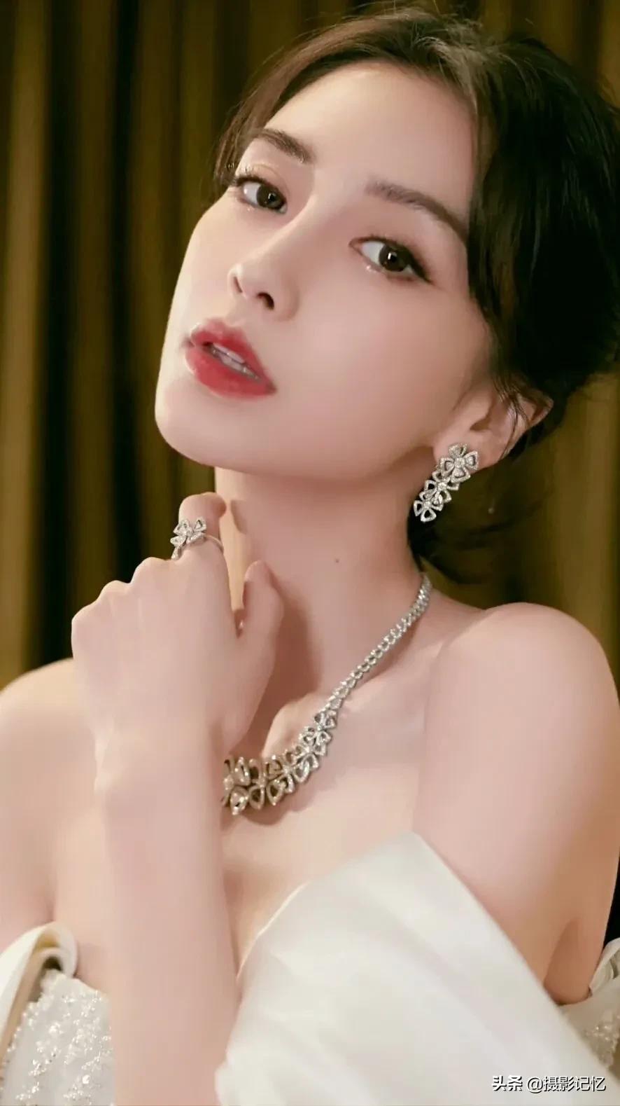 杨颖：秀色可餐