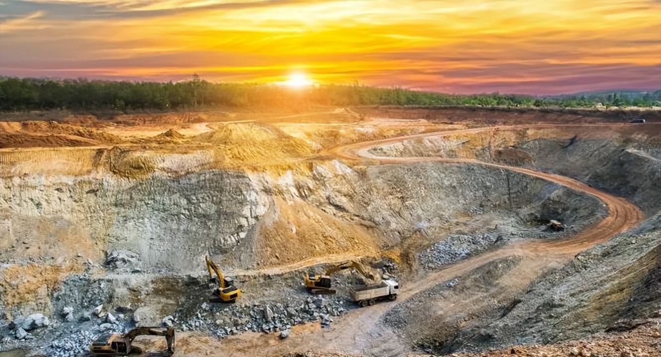 小松、康明斯开始开发用于采矿运输卡车的氢燃料电池