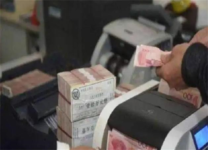 2015年男子在母亲留下的铁盒中找到一张600万存款单，银行：伪造