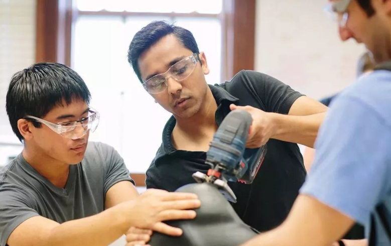 适合男生报考的专业，薪资待遇叫人羡慕，就业前景也很不错