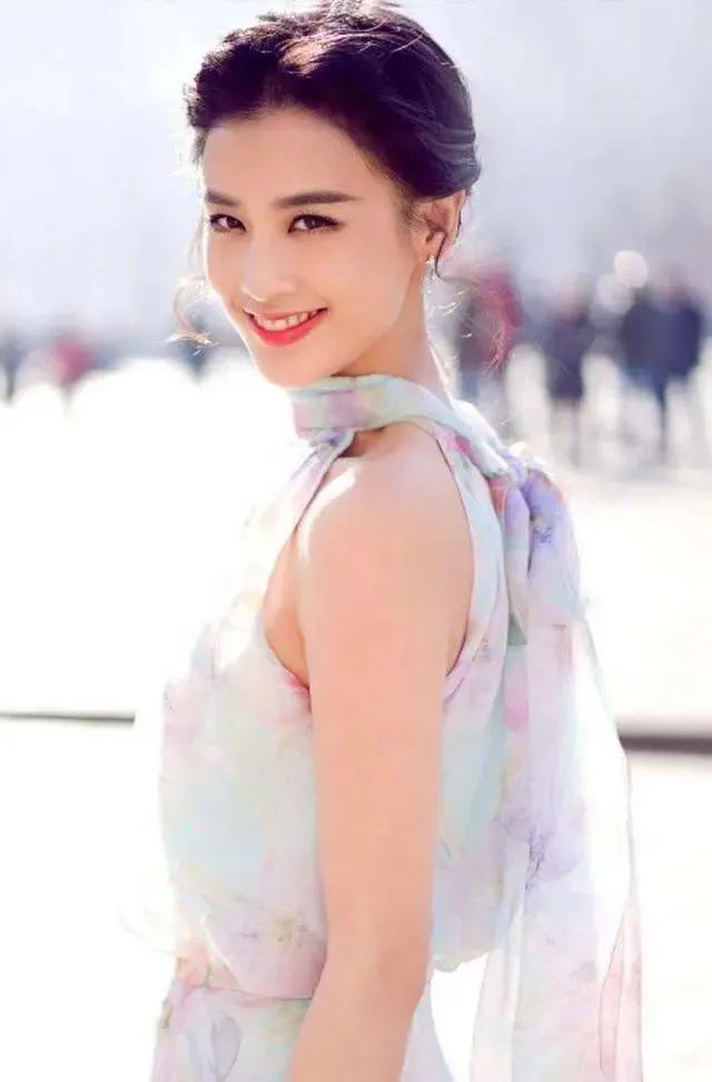 黄圣依，30张精美的照片