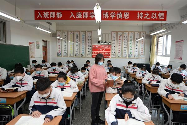 选文科难就业，却还有许多学生“硬着头皮”学文，3个原因很现实