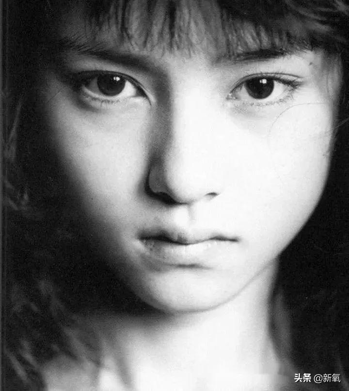 碰瓷刘亦菲还全网好评，姐这张脸真是集天地精华了吧