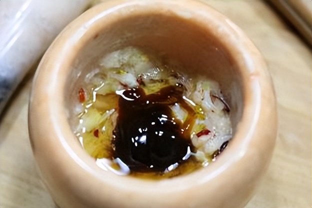 刘强东大四开餐厅的故事，厨师和服务员搞到一起，把大强子坑破产